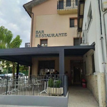 Hostal Restaurante Ibaisek Zudaire Buitenkant foto
